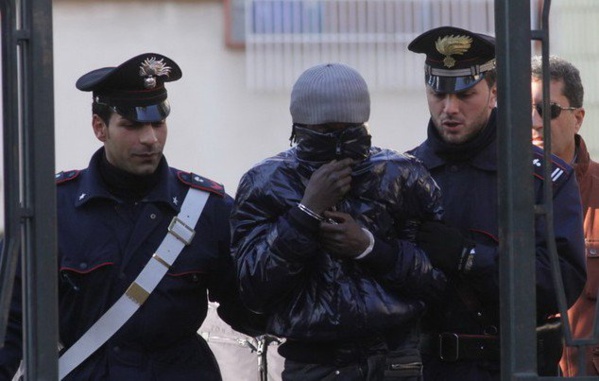 Déclaré persona non grata dans un bar en Italie. Un Sénégalais agresse le gérant