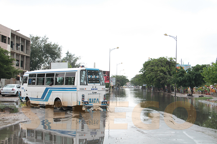 Pluie à Dakar, la capitale perd ses routes …en images