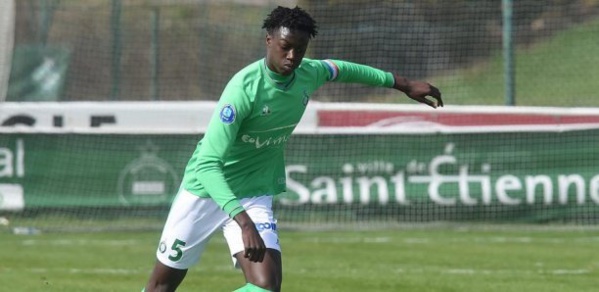 Mort du footballeur William Gomis : ses anciens coéquipiers de l’AS Saint-Etienne créent une collecte pour sa famille