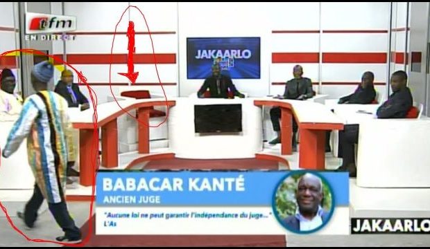 Vidéo – Jakaarlo: Fou Malade en retard, il débarque à la fin de l’émission « fan yi dama nék si ay problème »