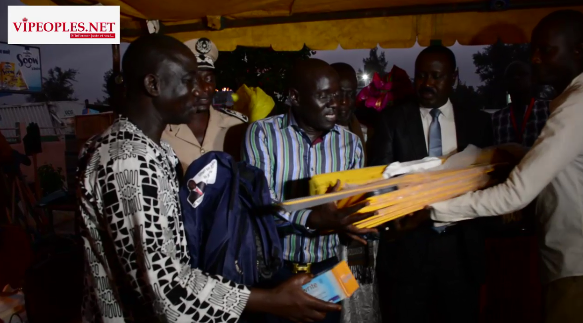 Coumba Ndoffène Fall, appuis l’éducation aux enfants fourniture scolaire d'un valeur de...