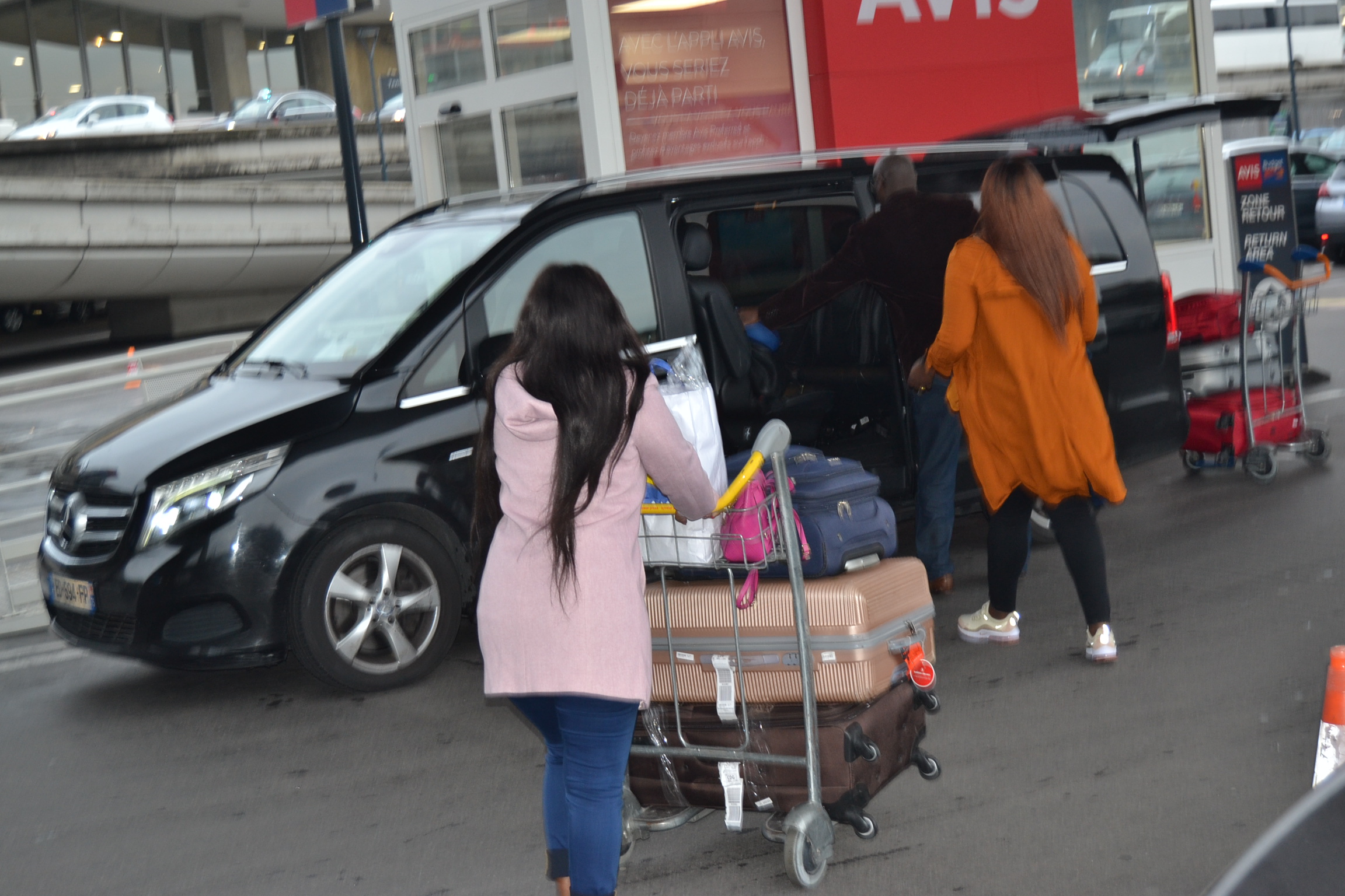 Arrivés du staff de Promo Consulting du président Mbagnick Diop à Paris pour les African Leadership Award ce 02 Novembre au Meridien Etoiles