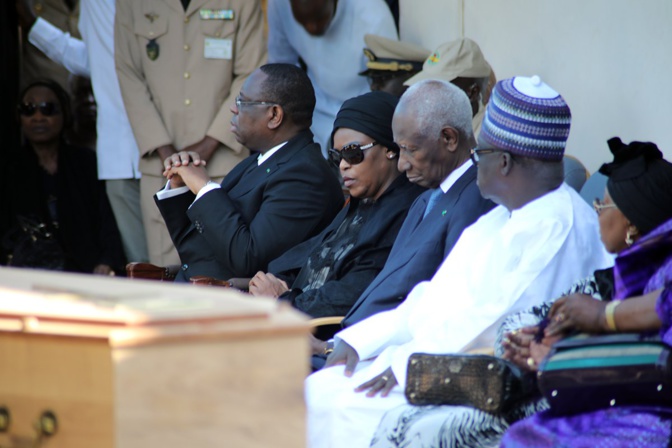 Levée du corps de Mme Colette Senghor: le Président Macky Sall et l’ex-chef de l’Etat, Abdou Diouf présents à la cérémonie