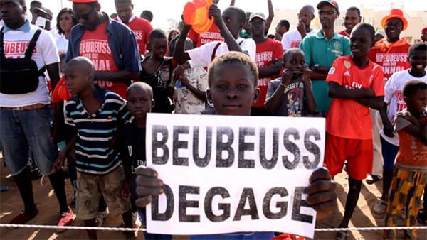 Décharge de Mbeubeuss: les riverains bloquent l’accès aux camions d’ordures, plusieurs interpellations