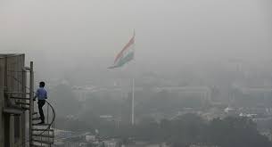 La fièvre du samedi soir: New Delhi se réveille dans le smog le lendemain de la fête de Diwali – vidéos