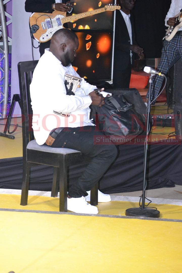 Les images du bal des faramarens avec le prince de la musique Wally Seck sur la 2stv qui détient le records des audiences du 31 décembre. Admirez les sagnes sé.