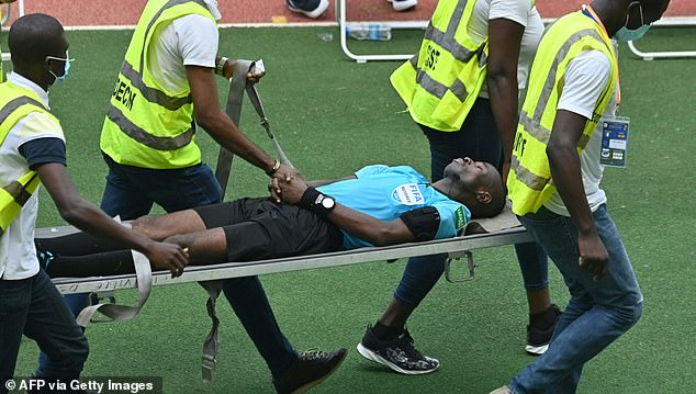 Côte d’Ivoire-Ethiopie : Le 1er arbitre fait un malaise, le 4e arbitre était ivoirien (Photos)