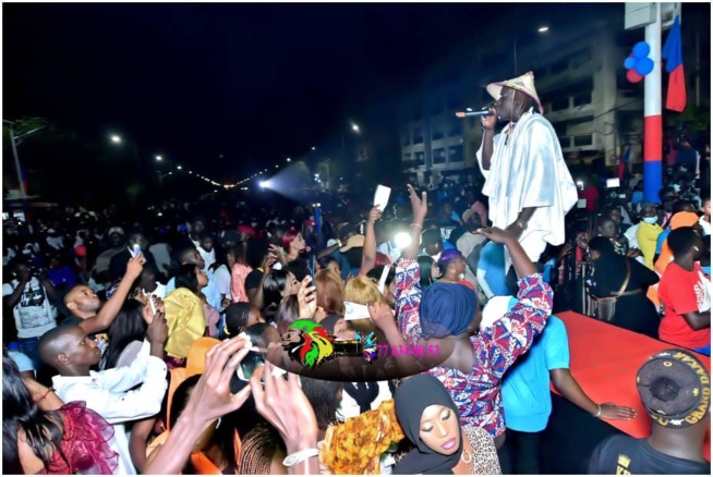 Regardez les images inédits du concert de Tarba Mbaye qui  hisse la barre très haute dans son fief