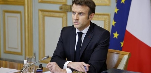 Avec l'invasion de l'Ukraine, Macron peut-il profiter de sa position de chef de guerre pour la présidentielle?