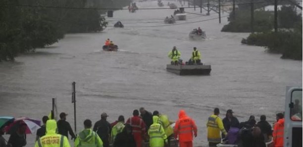 Des dizaines de milliers d'Australiens évacués après des inondations record