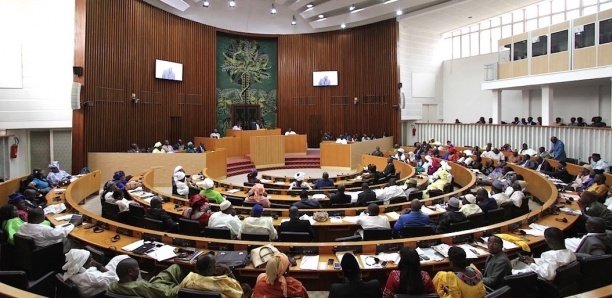 Assemblée nationale : quatre projets de loi au menu, deux ministres à la barre