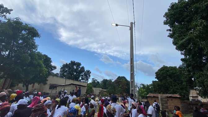 Électrification rurale : Le PDUC illumine le village de Hamdalaye dans la commune de Simbandi Balante