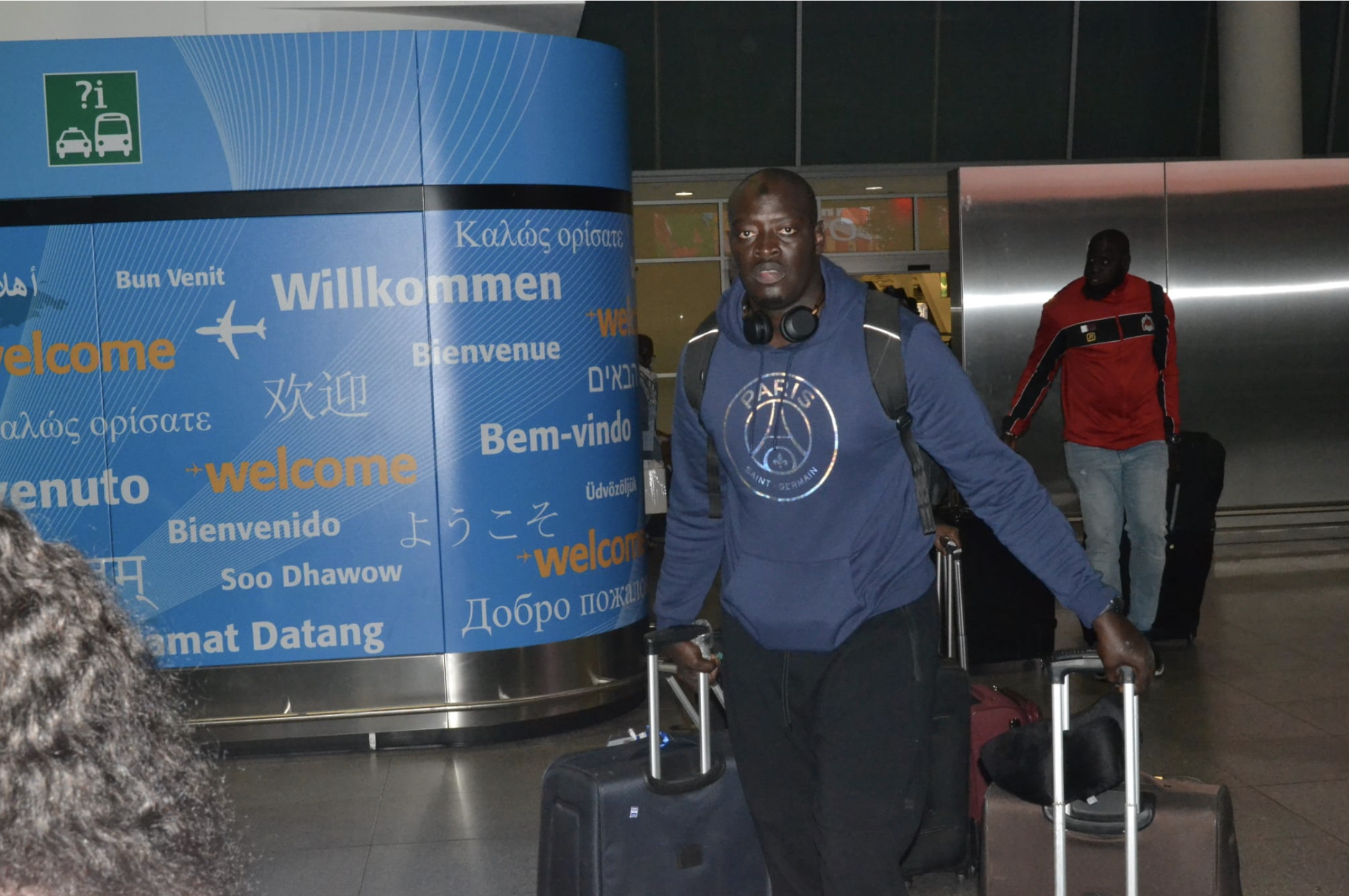 En images arrivés de l’épouse de MBAYE DIEYE FAYE Mame Ndiaye sa fille Thiane Carlou D et le staff de Promo Consulting du Pdt Mbagnick Diop a New York pour les A.L.A