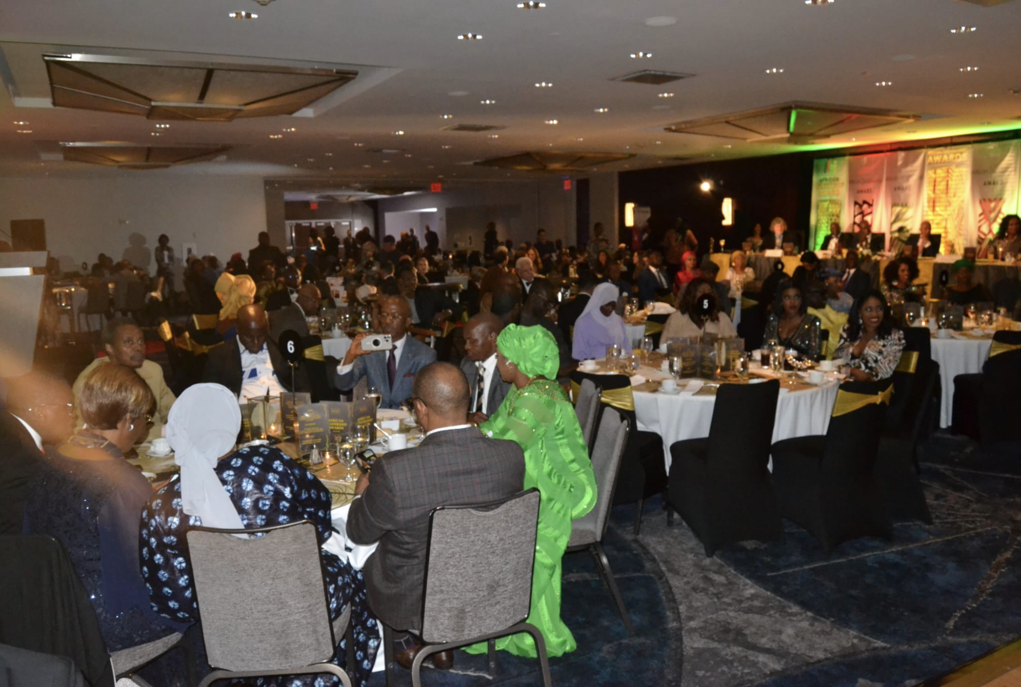 En images du gala des African Leadership Awards avec le groupe Promo Consulting et le MEDS du Pdt Mbagnick Diop au Marriot Marquis Time Square de New York.