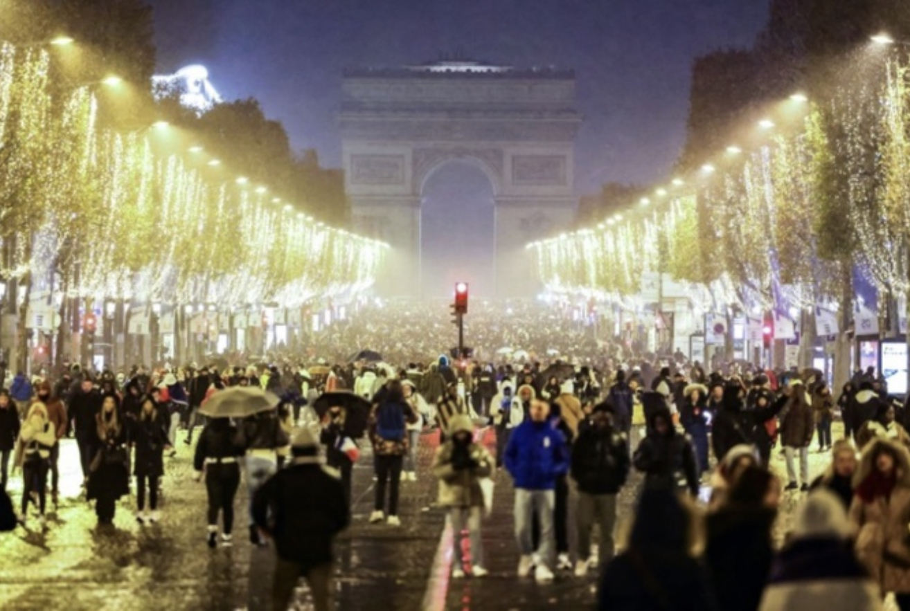 Qatar 2022: Les supporters français déçus de la défaite des Bleus malgré un match "extraordinaire"