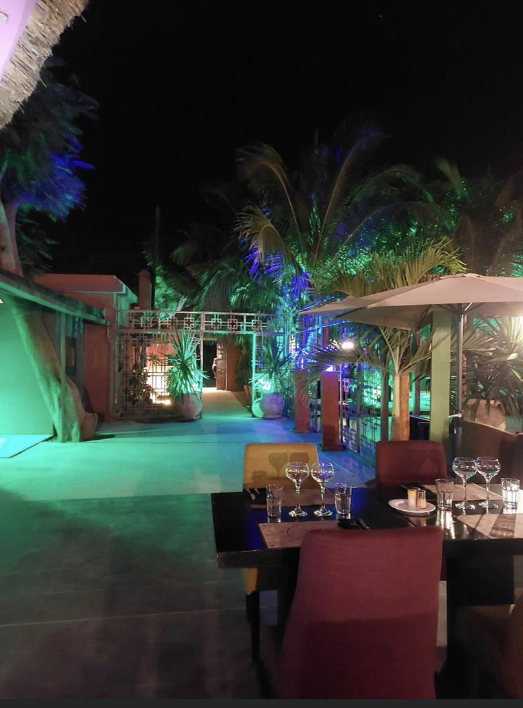 Royal Garden saly  Cuisine thaï et bistro Noliane  Cadre chic et discret  Route des diamantines  Resa 776271615