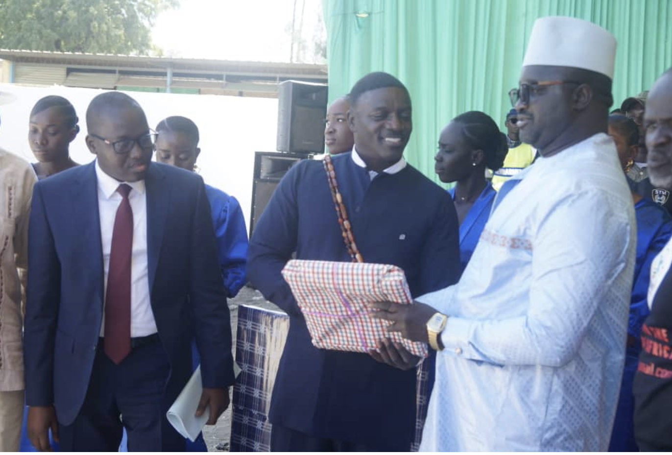 Mbodiène- Akon inaugure le Centre de la Jeunesse et livre un important message