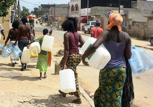 Pénuries d'eau : Les habitants de la Cité Diamalaye étalent leur colère