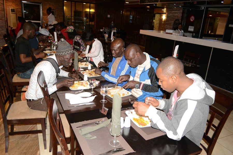 Images : Nouakchott souhaite la bienvenue aux musiciens de Pape Diouf pour fêter St Sylvestre.