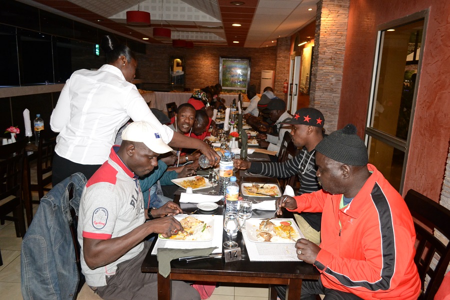 Images : Nouakchott souhaite la bienvenue aux musiciens de Pape Diouf pour fêter St Sylvestre.