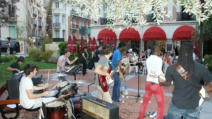 Les images des concerts de Ousmane Gangué au Canada et à Monaco avant d'atterir aux USA ce Vendredi