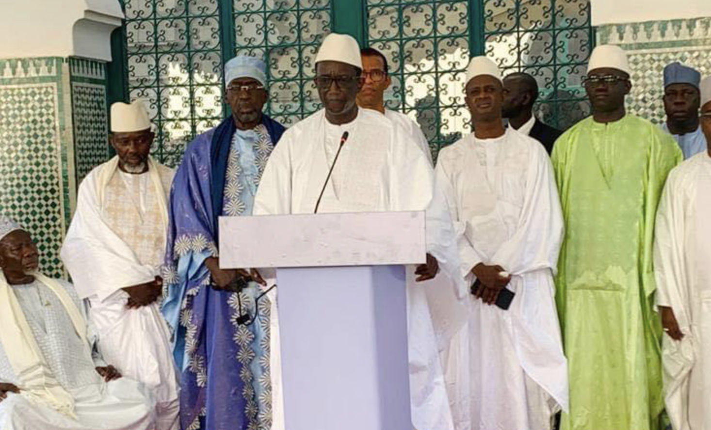 Le Premier Ministre, Monsieur Amadou BA,  a représenté Son Excellence Monsieur le Président Macky SALL à la Grande Mosquée de Dakar en ce jour de l’Eid El Kebir