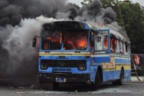 Affaire du bus DDD incendié devant l'UCAD: Filmé par les caméras du véhicule, un fils d'un dignitaire du PDS arrêté !