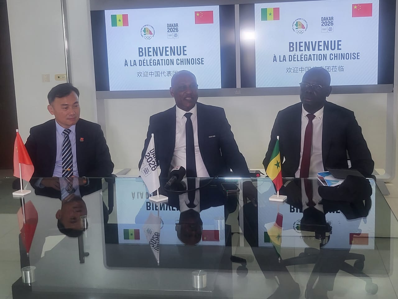 Un soutien sans précédent pour les JOJ Dakar-2026 : La Chine fait don de 10 milliards FCfa et offre des bourses de stage aux jeunes athlètes du Sénégal