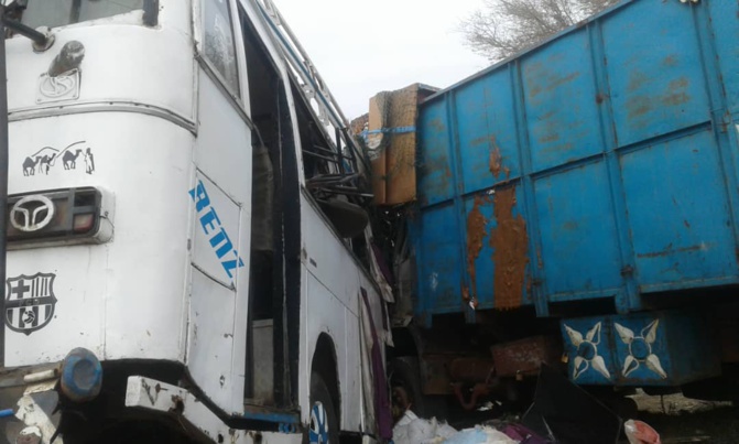 Fatick: Une collision entre un camion et un bus, fait 3 morts