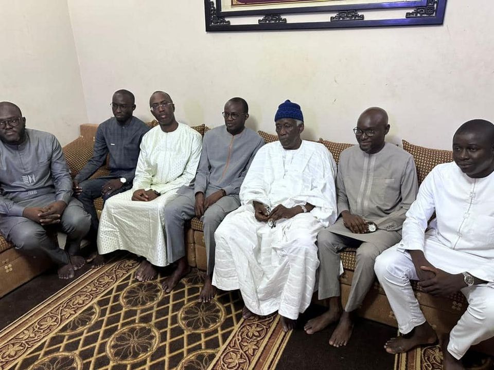 Visite du nouveau Directeur général de la Banque Islamique du Sénégal à la Grande Mosquée de Tivaouane (Photos)