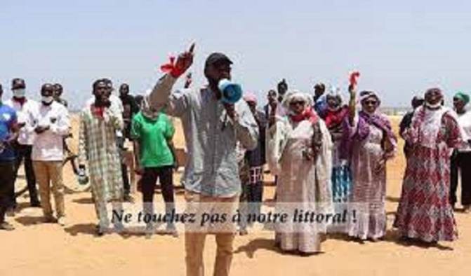 Accaparement du littoral de Diamalaye : Les prédateurs fonciers déchirent l’interdiction de construire du sous-préfet des Almadies