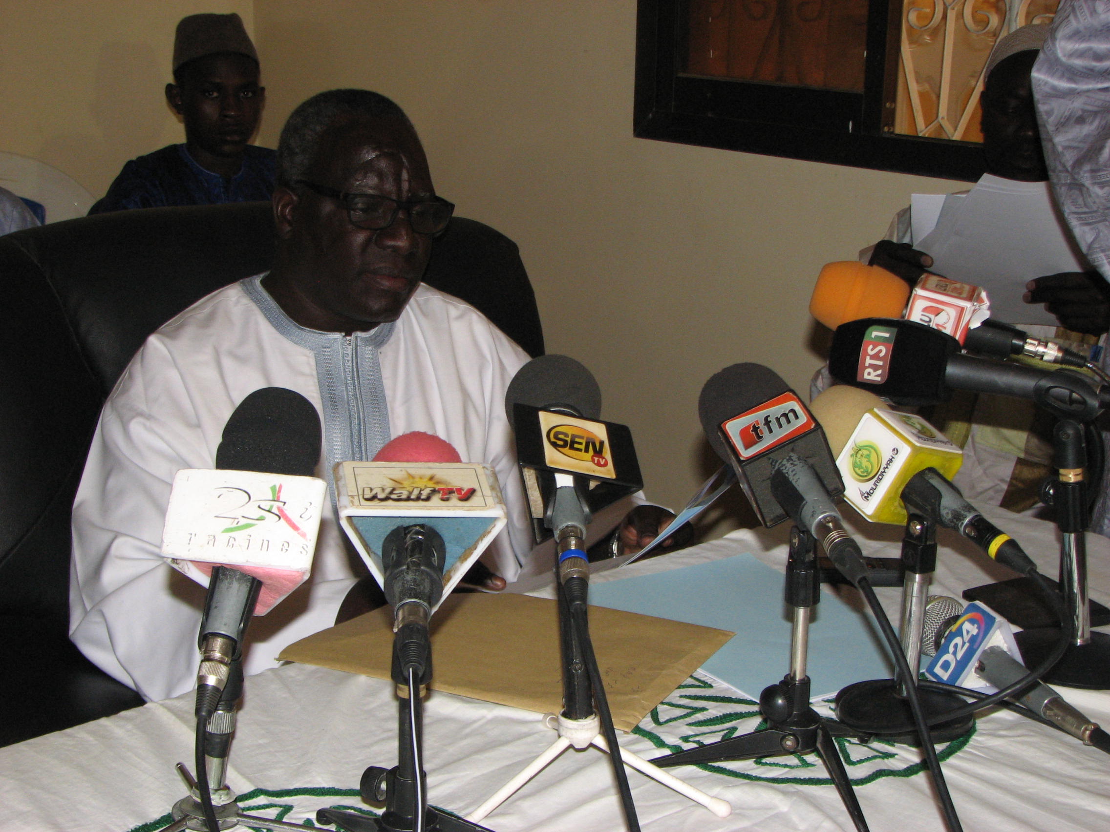 Le CDD pour la préparation du Magal de Mbacké Cadior édition 2015 s’est tenue le 11 février 2015 à  la résidence de Serigne Bara à Mbacké Cadior.