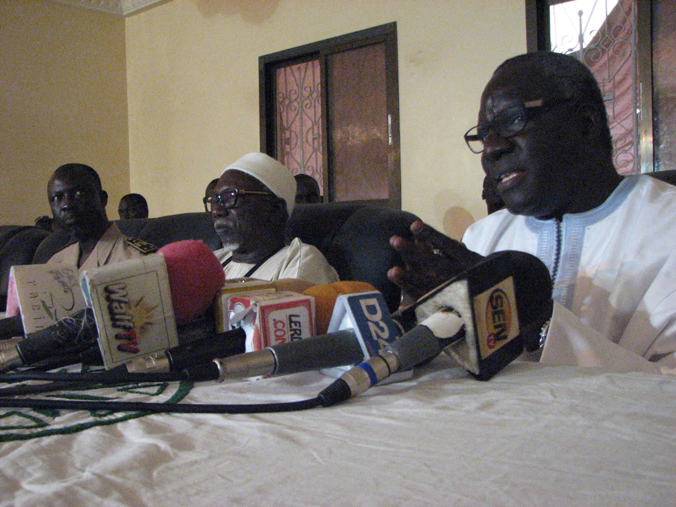 Le CDD pour la préparation du Magal de Mbacké Cadior édition 2015 s’est tenue le 11 février 2015 à  la résidence de Serigne Bara à Mbacké Cadior.