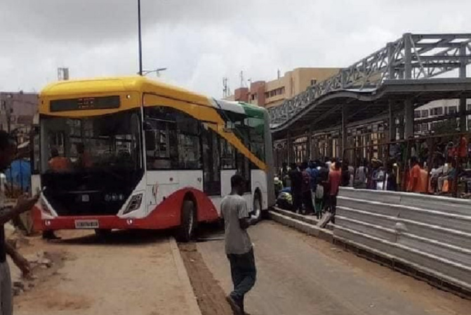 Transports : Le CETUD et l’AGEROUTE rassurent les riverains après un « incident » survenu sur le chantier du BRT