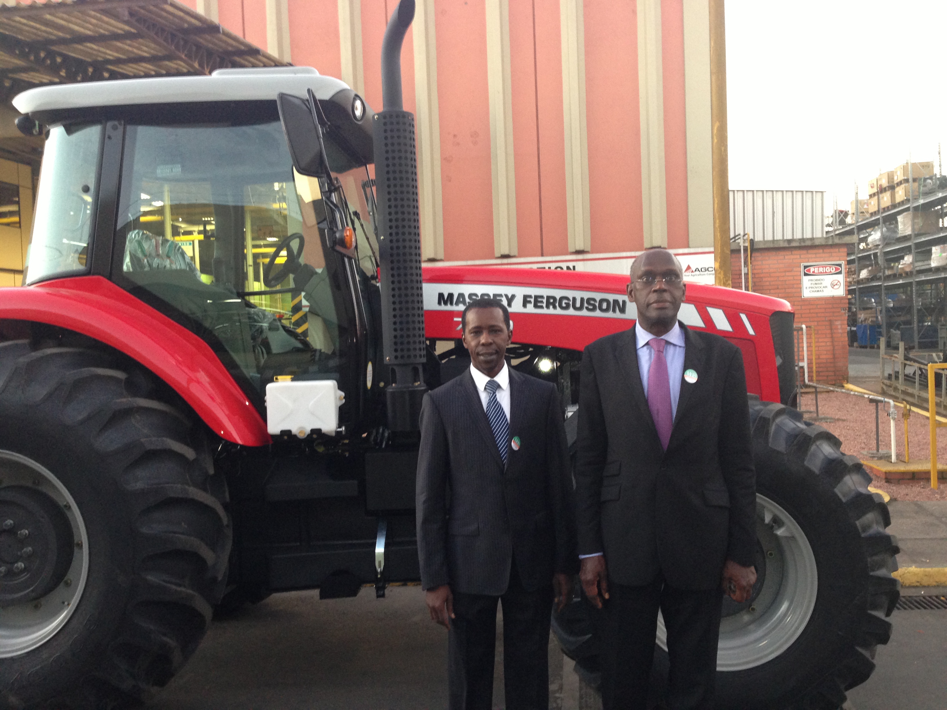 Autosuffisance en riz : Cheikh Amar promet 2000 tracteurs et accessoires