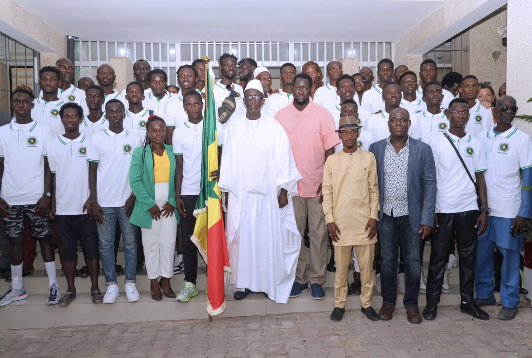 CEREMONIE DE REMISE DU DRAPEAU A L’EQUIPE NATIONALE DE FOOTBALL DES SOURDS POUR LA COUPE DU MONDE EN MALAISIE