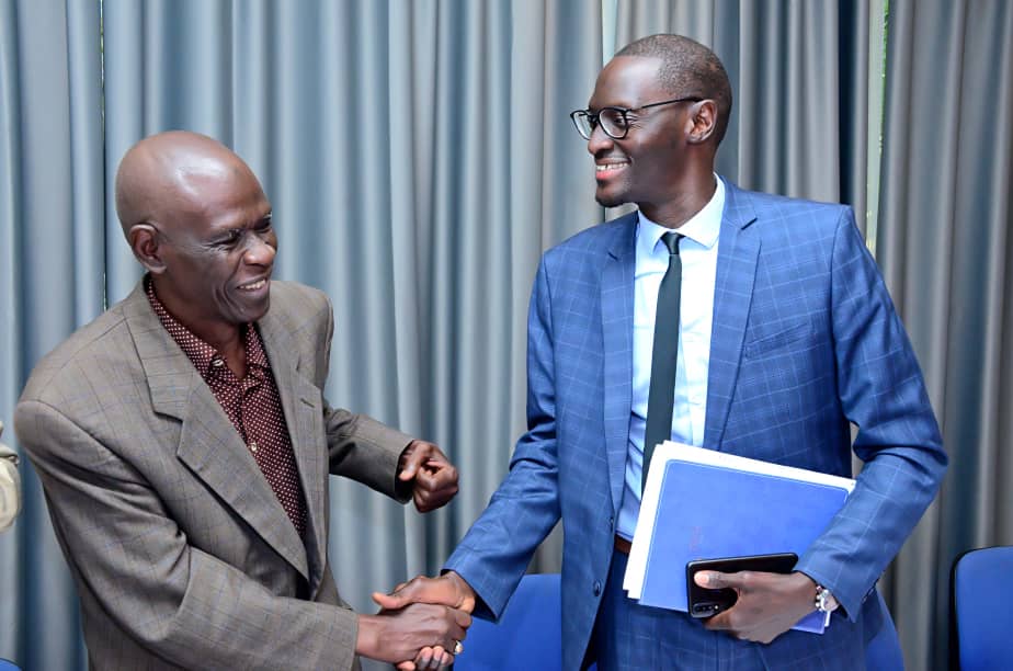 Me Abdoulaye TINE, President de l’USL (Union Sociale Libérale) et Candidat à la Présidentielle de 2024 a animé une conférence de presse