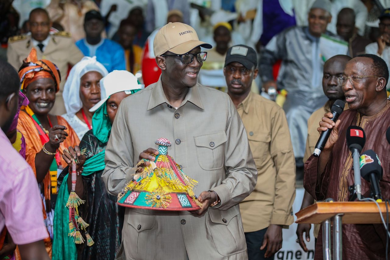 VELINGARA FERLO : le Premier Ministre Amadou BA effectue la pose de la première pierre du PCZA