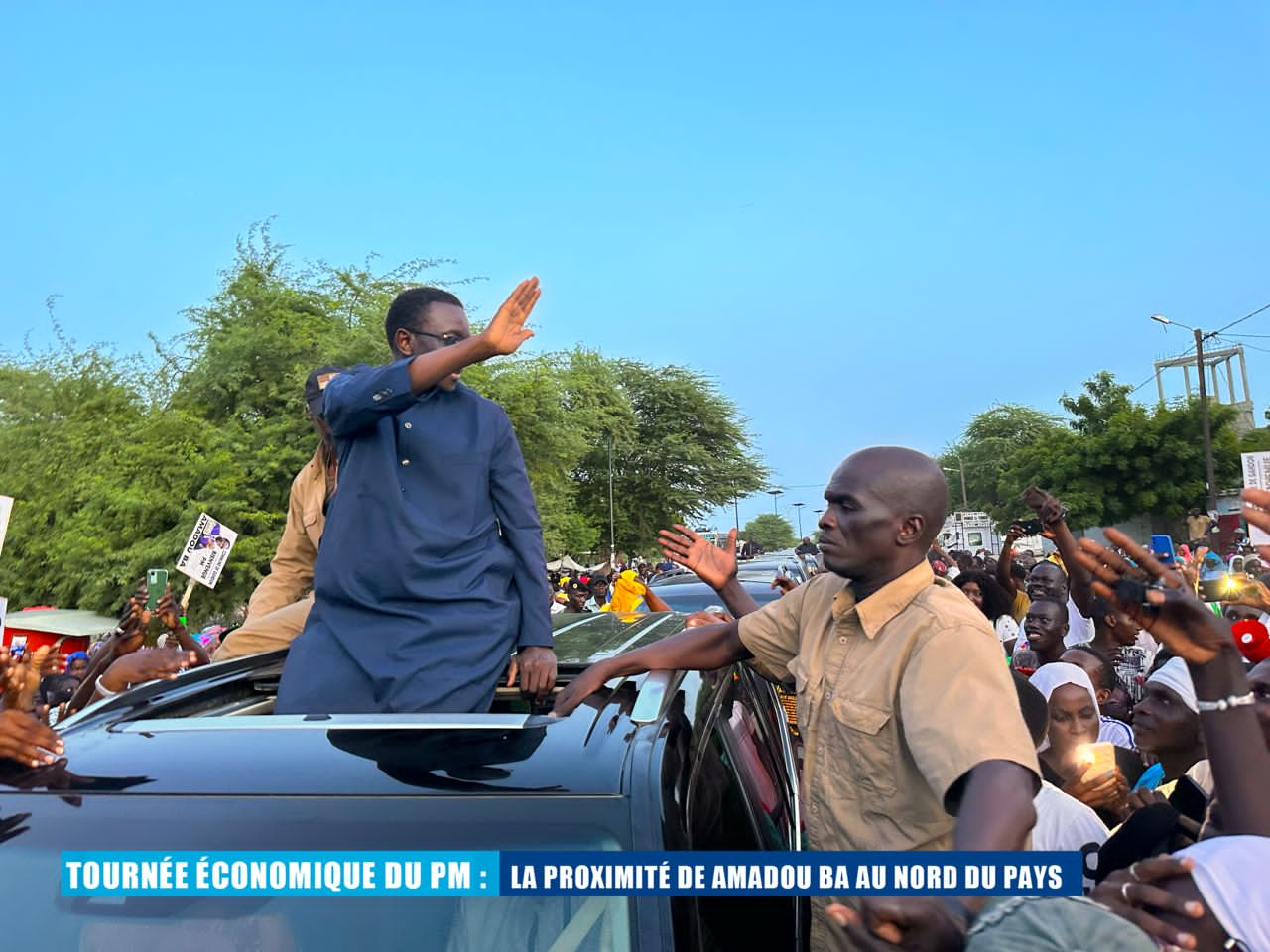 Le Premier Ministre Amadou BA a été accueilli par une foule enthousiaste à son arrivée à Saint Louis .