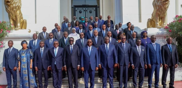 Gouvernement : Macky Sall Confine Les Ministres