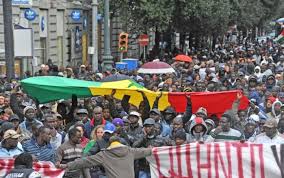 ITALIE : TURIN : QUAND UNE TRENTAINE DE SENEGALAIS SE FONT EXPULSER PAR LE GOUVERNEMENT ITALIEN.