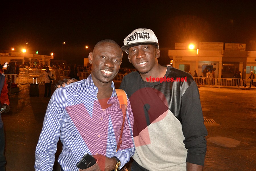 Les images du départ de Pape Diouf à l'aéroport LSS pour Paris. Regardez