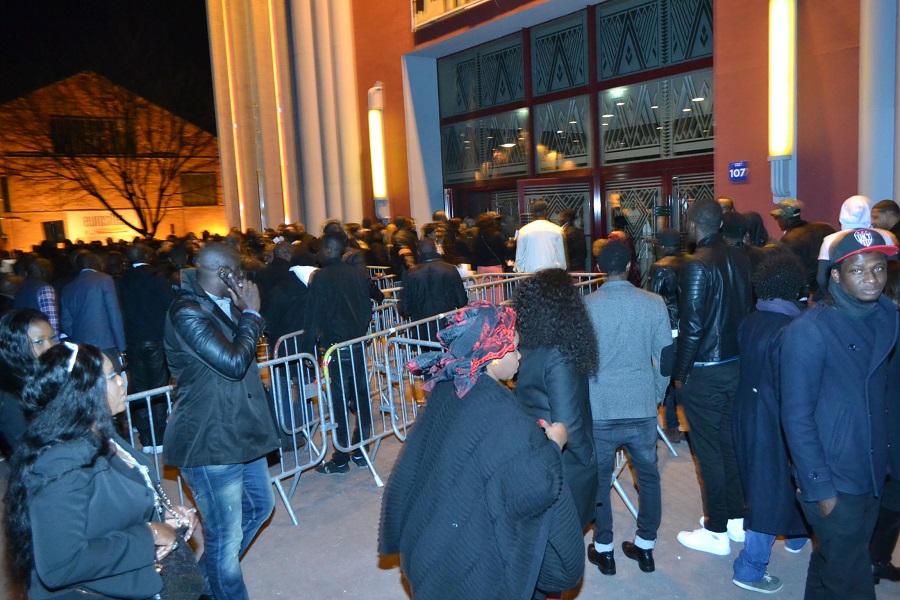 20 Photos: A guichet fermé: Pape Diouf réussit son pari devant 8000 téléspectateurs au Dock de Pullman.