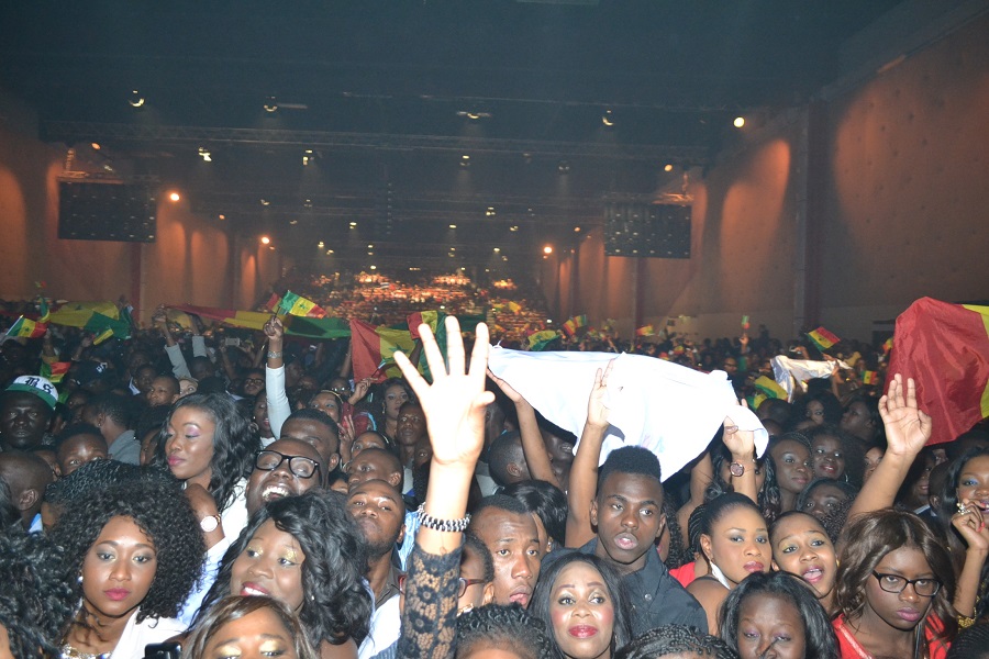 20 Photos: A guichet fermé: Pape Diouf réussit son pari devant 8000 téléspectateurs au Dock de Pullman.