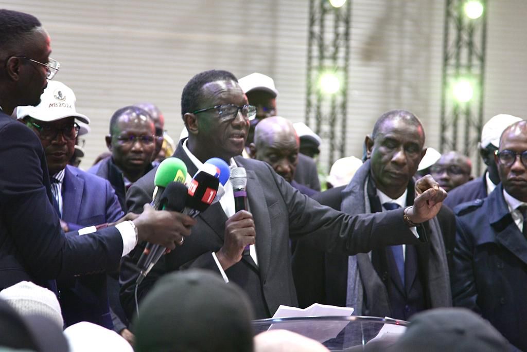 Le candidat Amadou BA en meeting à Asnières (France) Mobilisation exceptionnelle pour une victoire éclatante de BBY au 1er tour