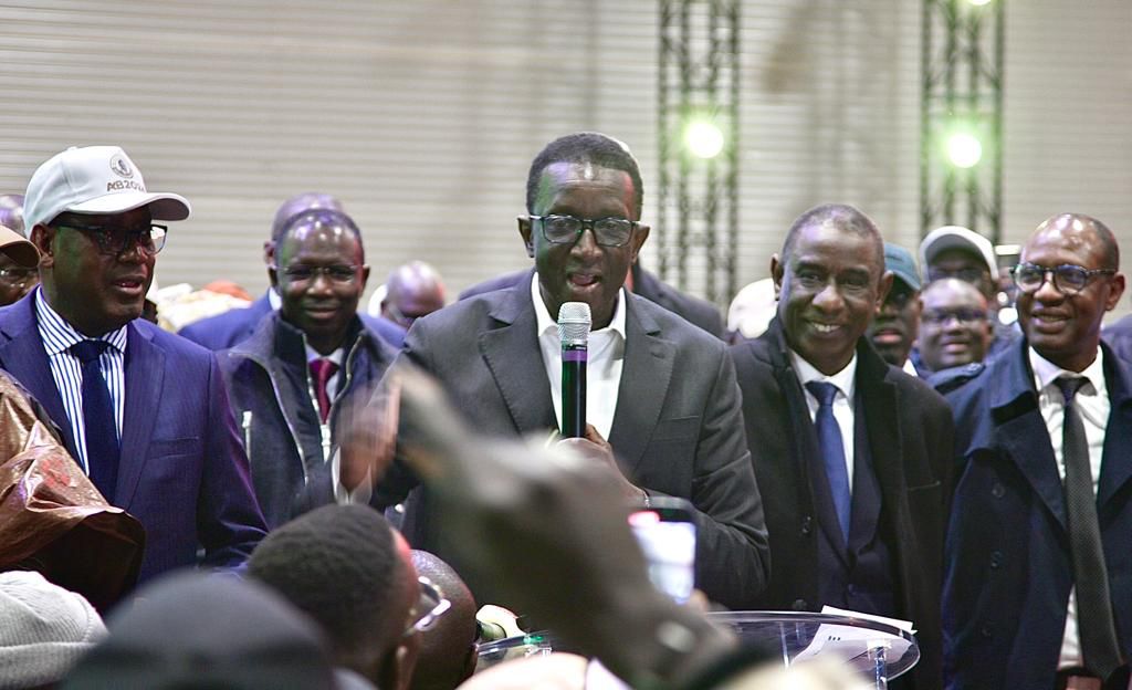 Le candidat Amadou BA en meeting à Asnières (France) Mobilisation exceptionnelle pour une victoire éclatante de BBY au 1er tour