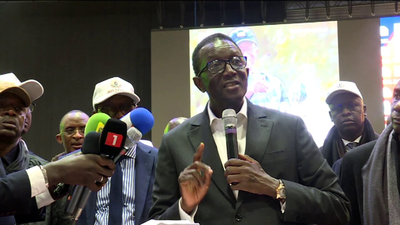 Le candidat Amadou BA en meeting à Asnières (France) Mobilisation exceptionnelle pour une victoire éclatante de BBY au 1er tour