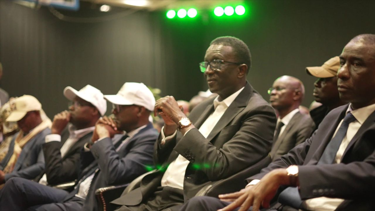 Le candidat Amadou BA en meeting à Asnières (France) Mobilisation exceptionnelle pour une victoire éclatante de BBY au 1er tour