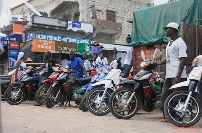 Le préfet de Dakar confine les motocyclettes et cyclomoteurs