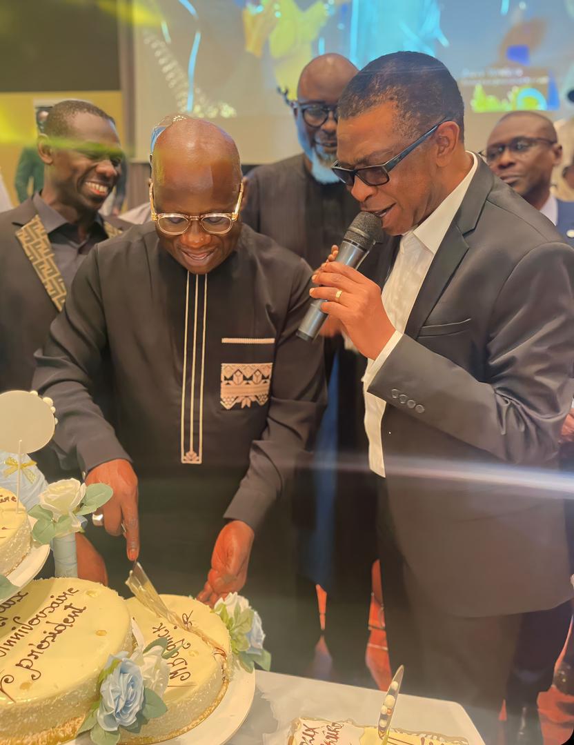 La surprise de Youssou Ndour Pape Diouf à l'incroyable anniversaire du Président Mbagnick Diop MEDS